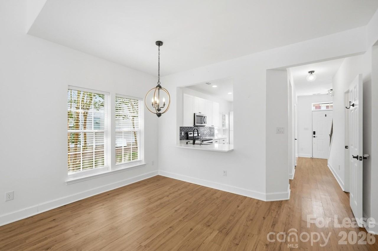 4084 Holly Villa Cir - Photo 7 of 41