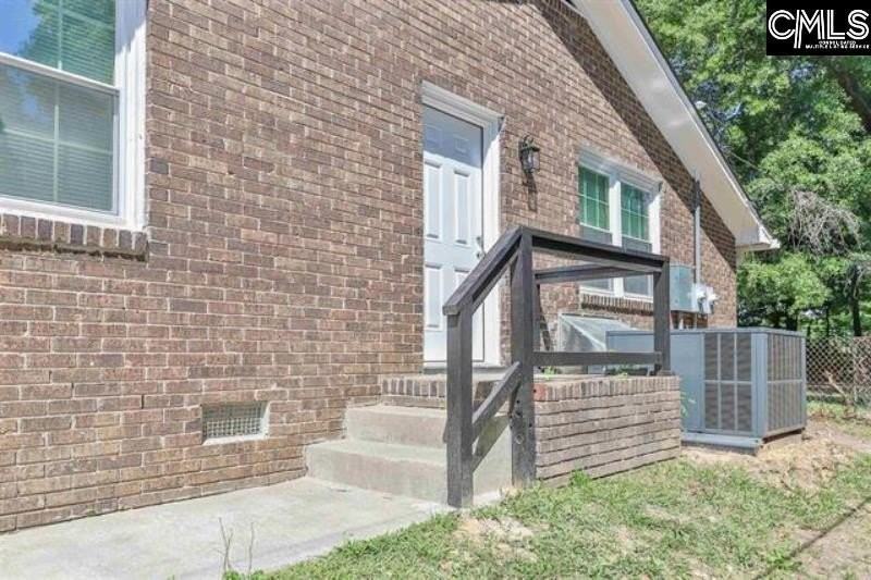 2129 Apple Valley Rd - Photo 2 of 13