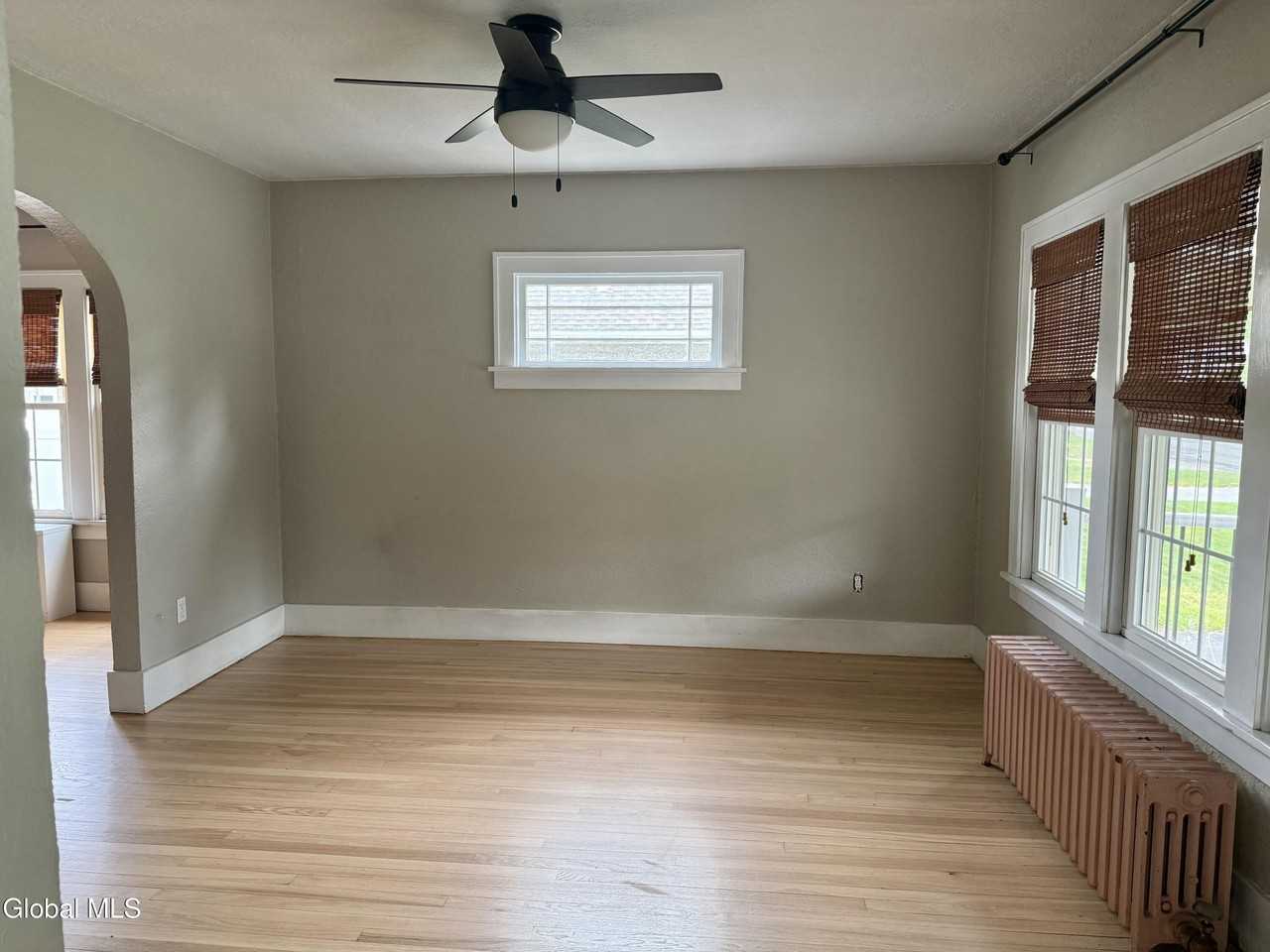 2481 Eastern Pkwy - Photo 5 of 30