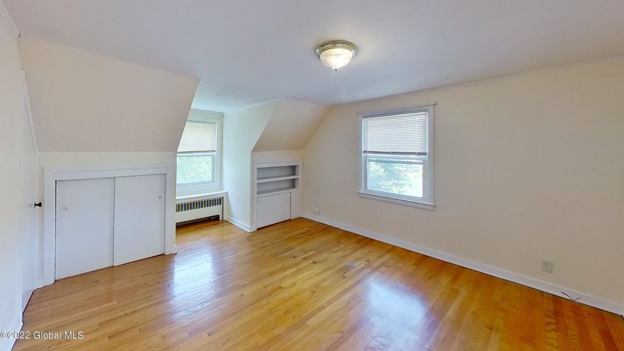 225 S Allen St #2L - Photo 3 of 12