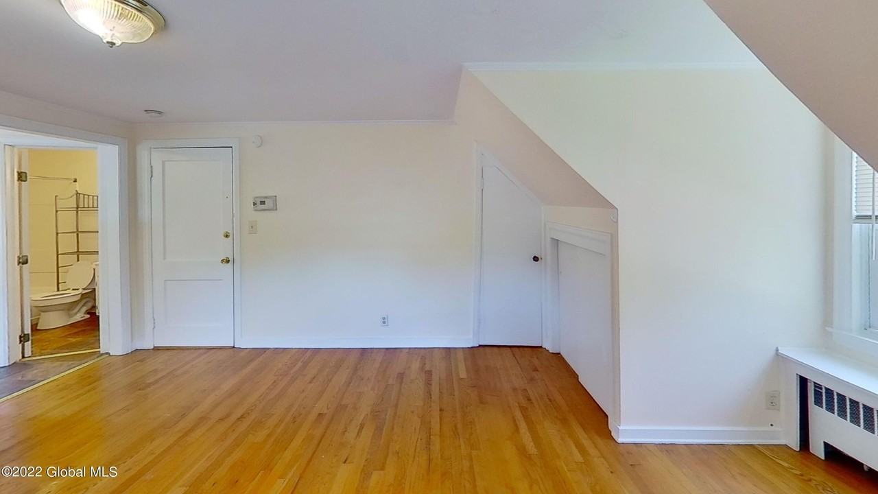 225 S Allen St #2L - Photo 4 of 12