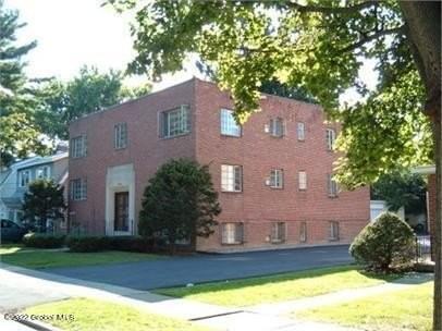 31 Parkwood St #3 - Photo 2 of 37