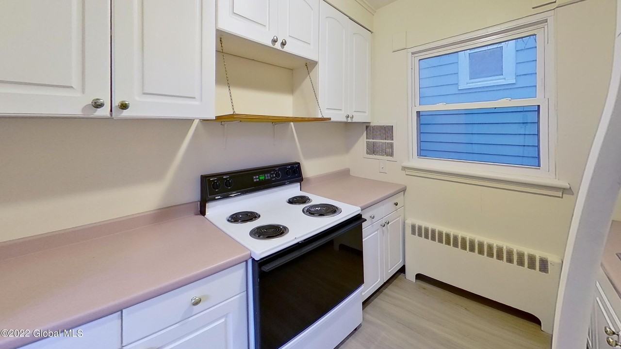 31 Parkwood St #3 - Photo 7 of 37