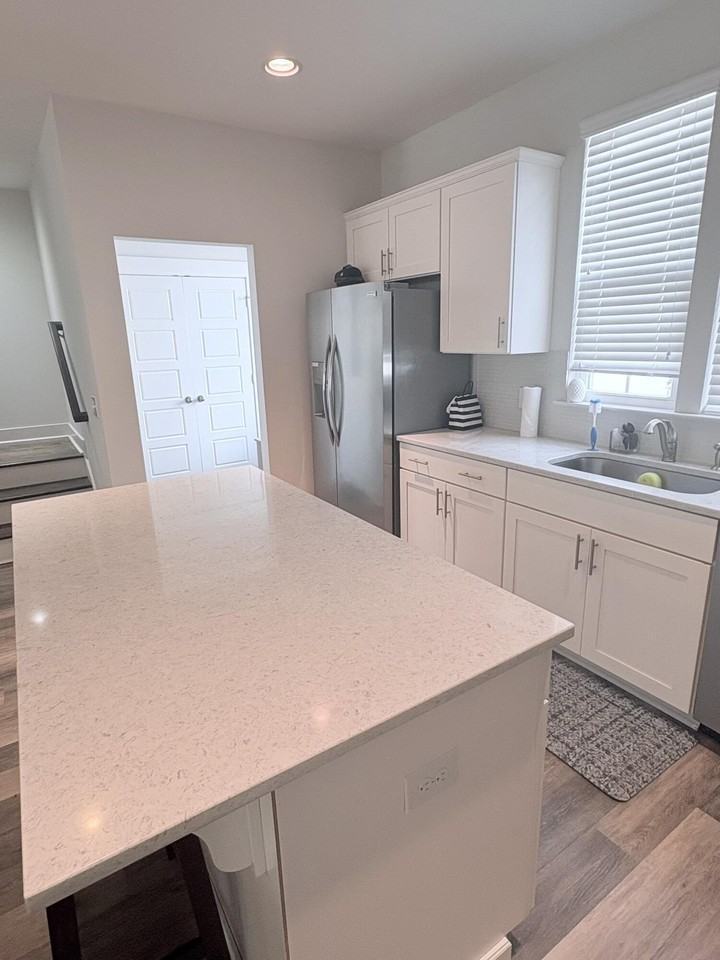 1512 Cuyler Ln - Photo 6 of 10