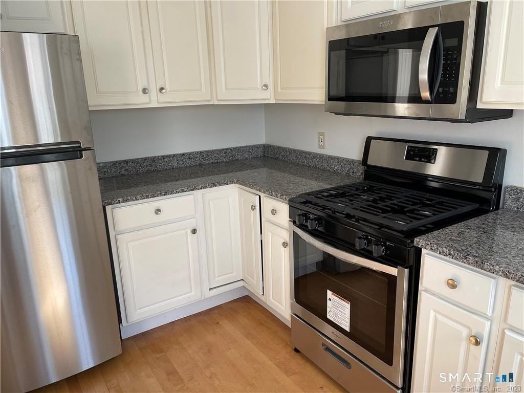 50 Mencel Cir #C - Photo 2 of 10