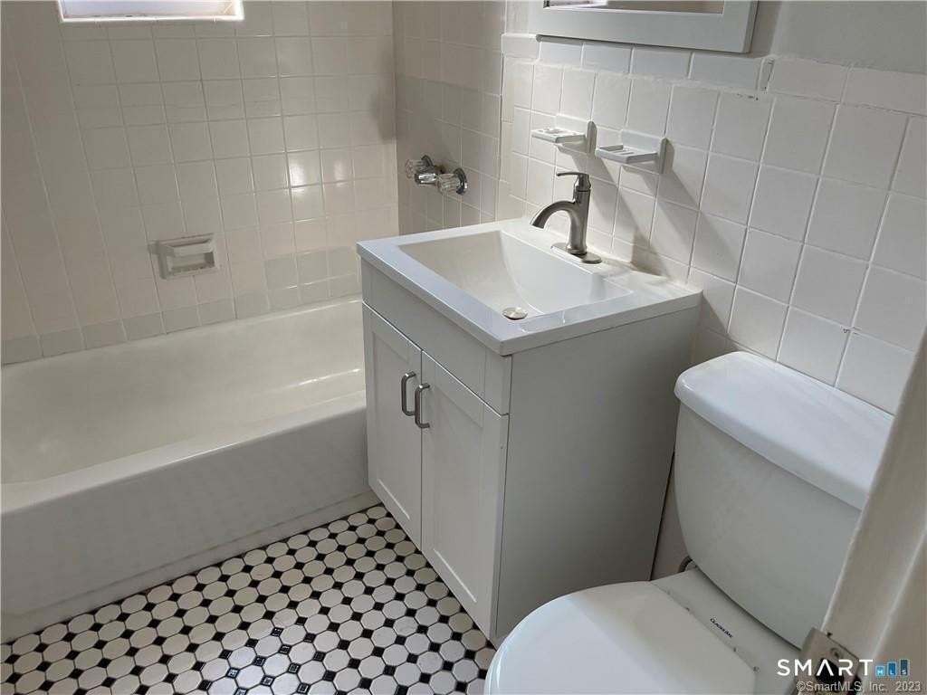 50 Mencel Cir #C - Photo 7 of 10