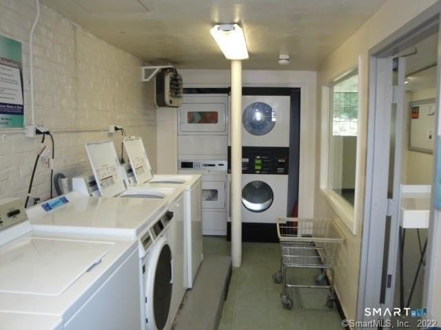 138 Woodside Grn #2C - Photo 7 of 9