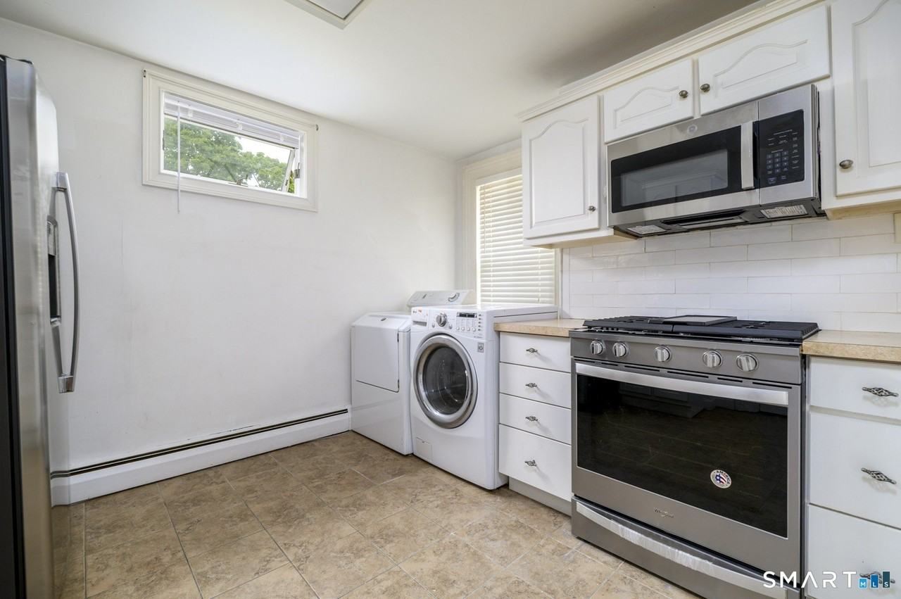 18 Elm Tree Pl #2ndFL - Photo 5 of 12