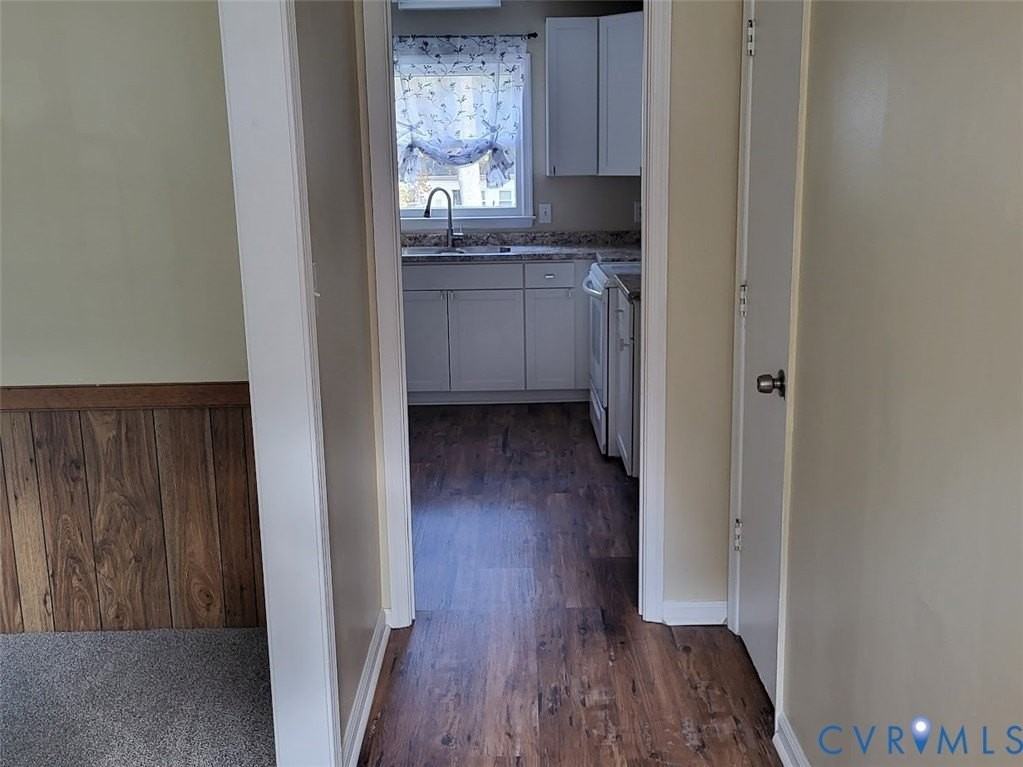 206 Spring Dr - Photo 2 of 24