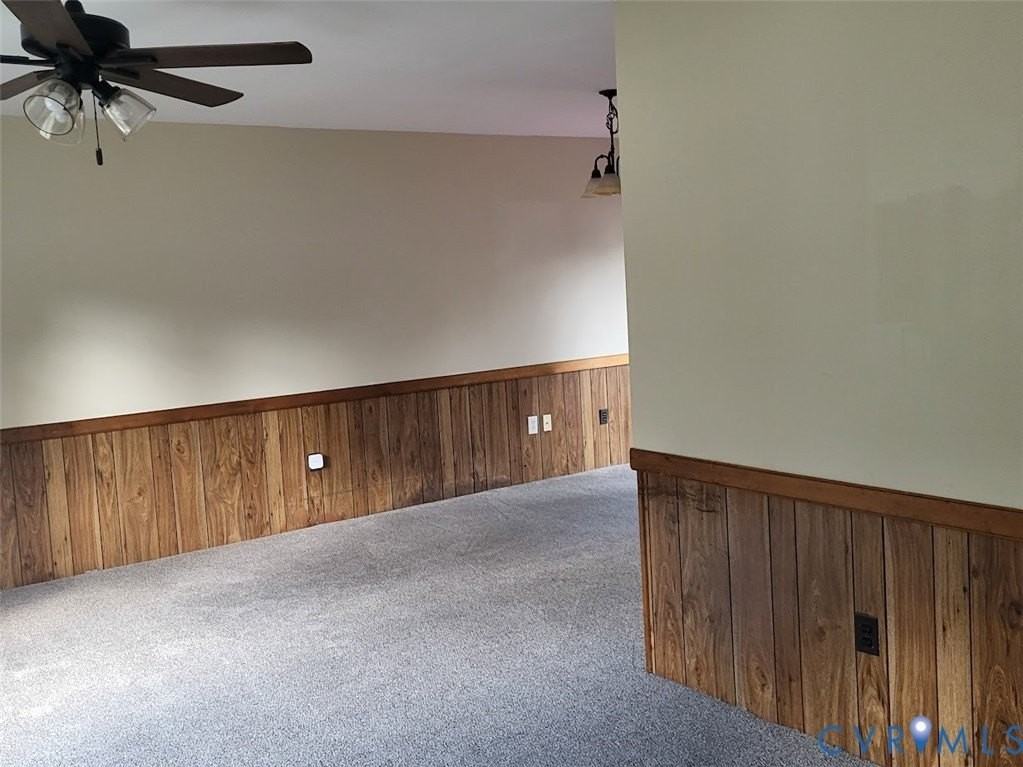 206 Spring Dr - Photo 3 of 24