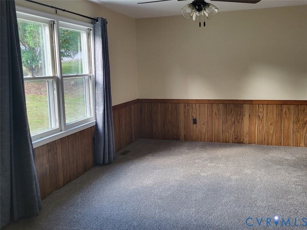 206 Spring Dr - Photo 4 of 24