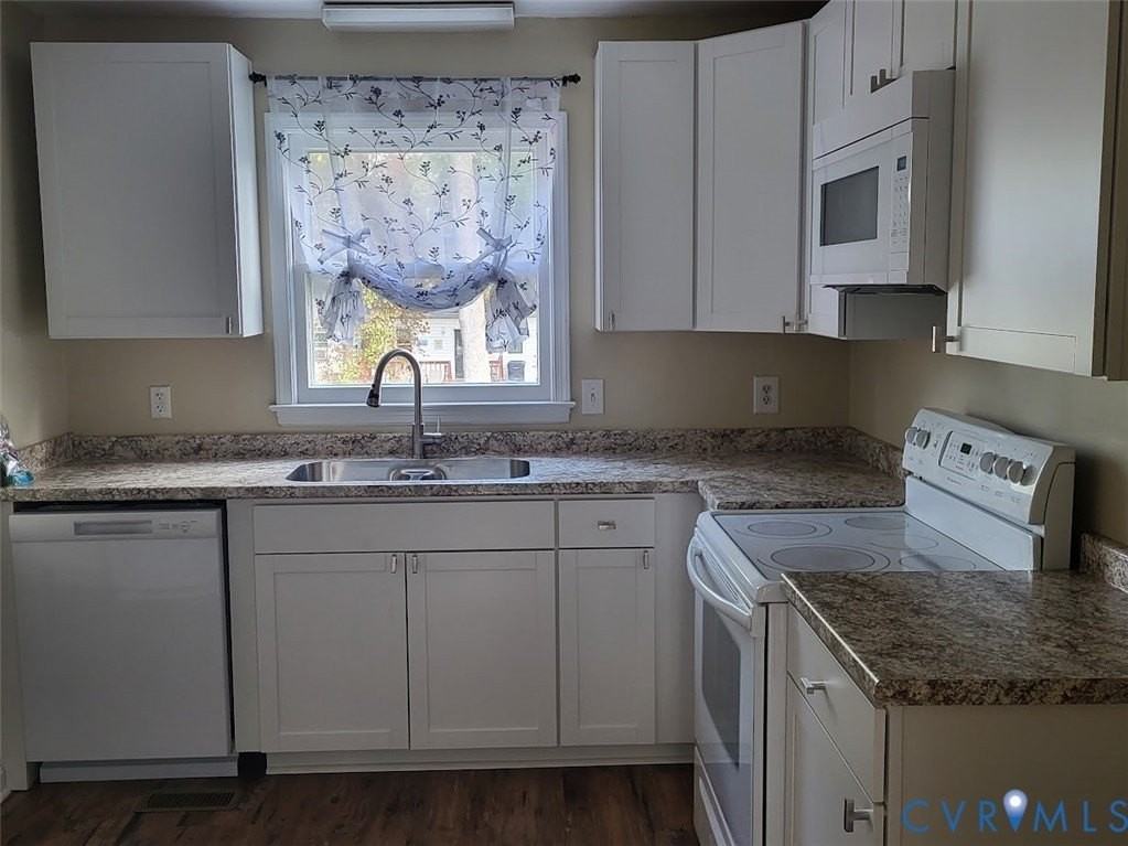 206 Spring Dr - Photo 5 of 24