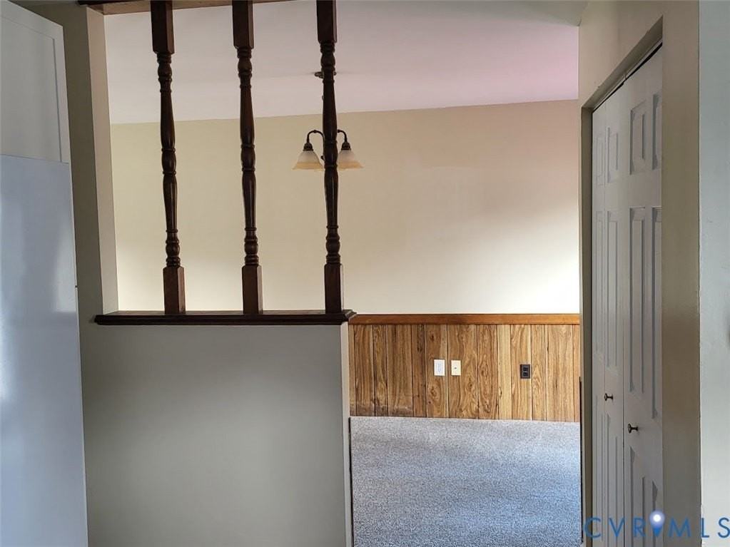 206 Spring Dr - Photo 7 of 24