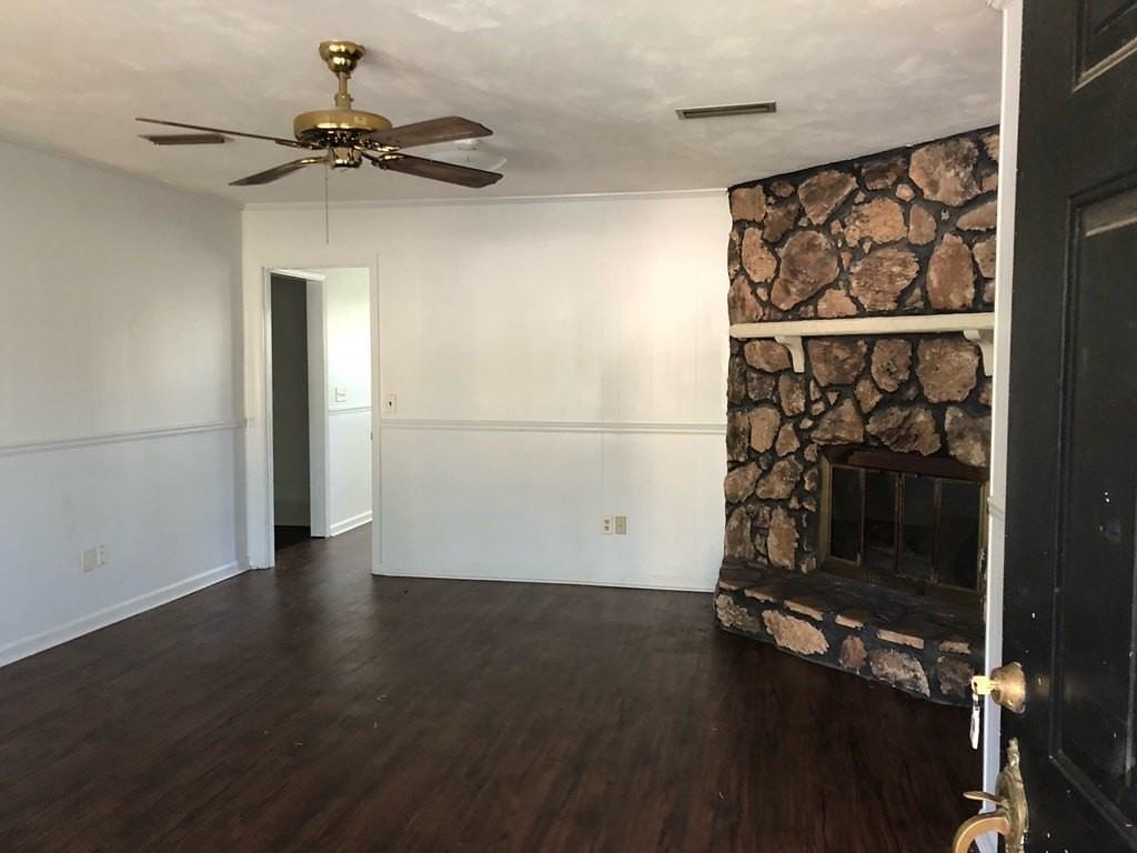 1011 Cynthia Dr - Photo 2 of 5
