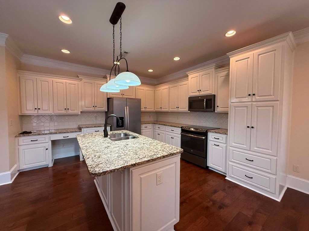 127 Princeton Dr - Photo 2 of 20