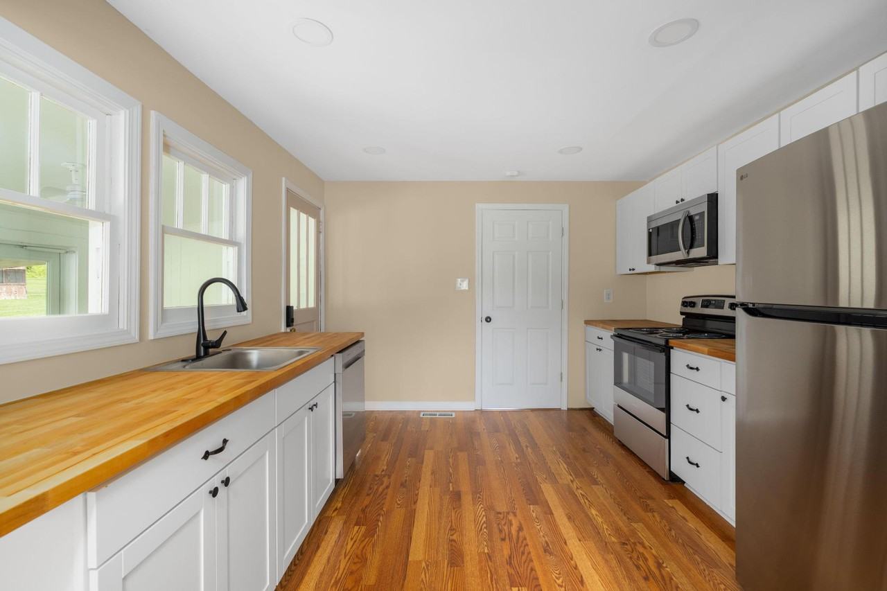 2879 Carroll Creek Rd #1 - Photo 3 of 10