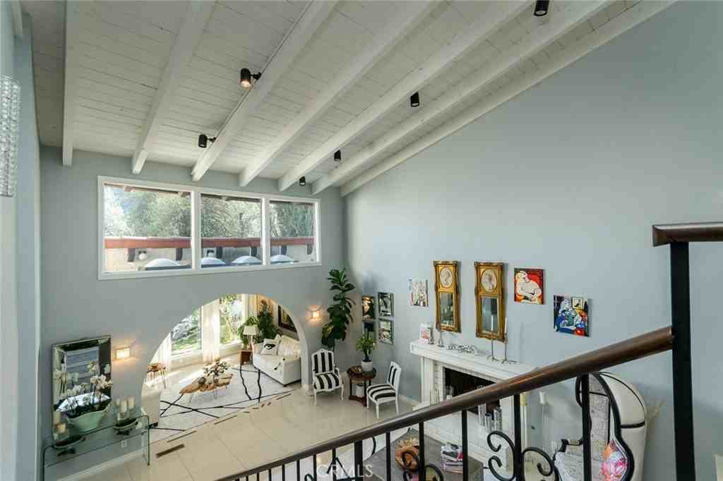 3216 Beaudry Ter - Photo 6 of 32