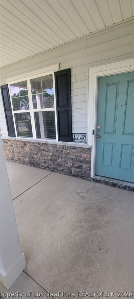 1728 Harrington Rd - Photo 2 of 34