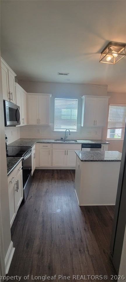 1728 Harrington Rd - Photo 7 of 34