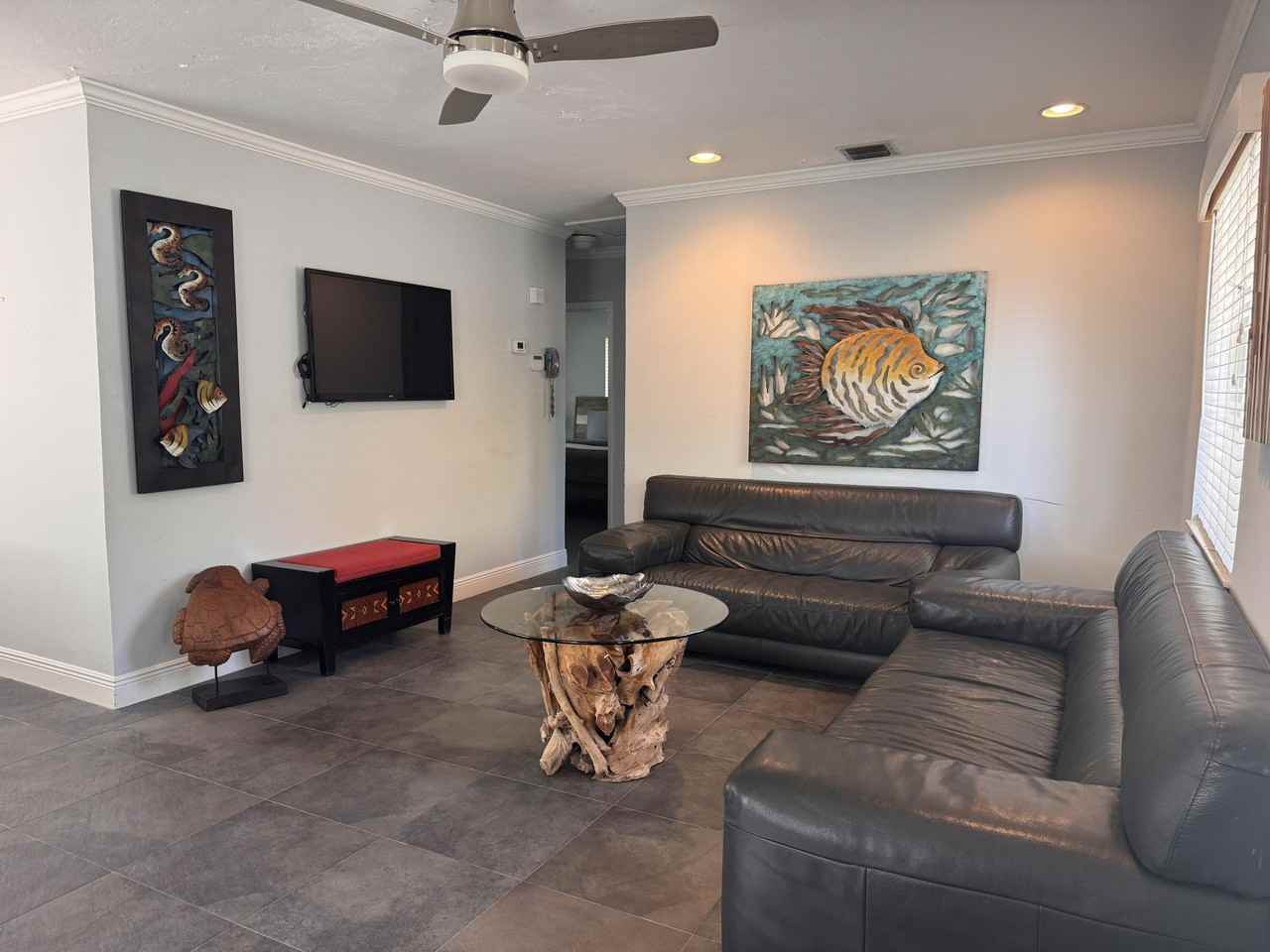 135 Peace Ave - Photo 3 of 20