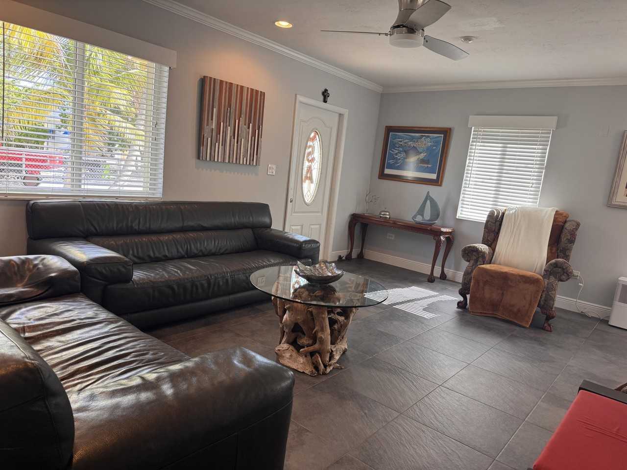 135 Peace Ave - Photo 5 of 20