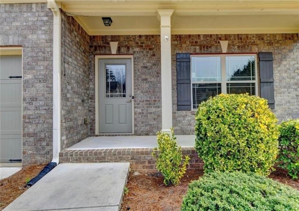 1376 Castleberry Dr - Photo 2 of 5