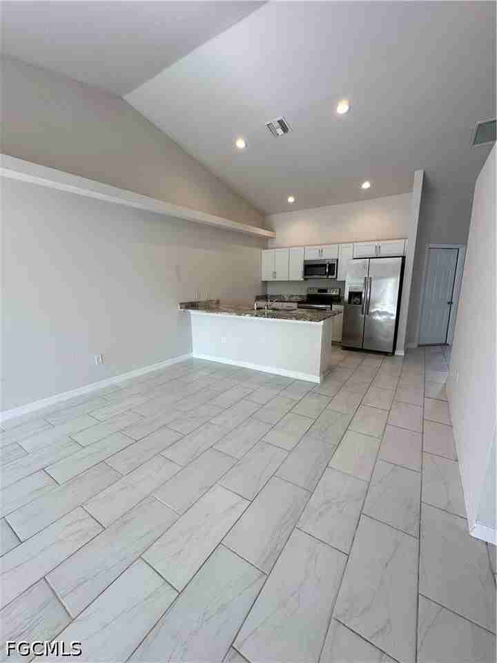 4412 Skyline Blvd - Photo 4 of 26