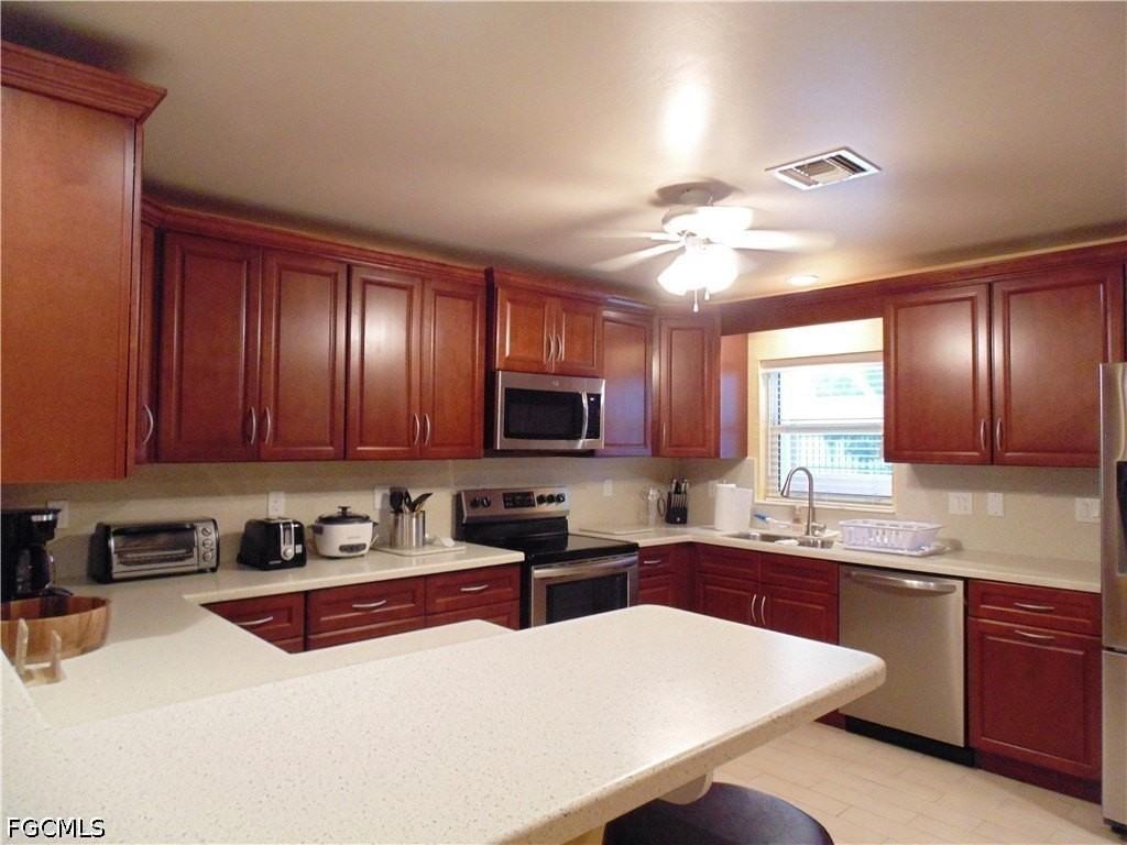 1120 Se 33rd Ter - Photo 2 of 30
