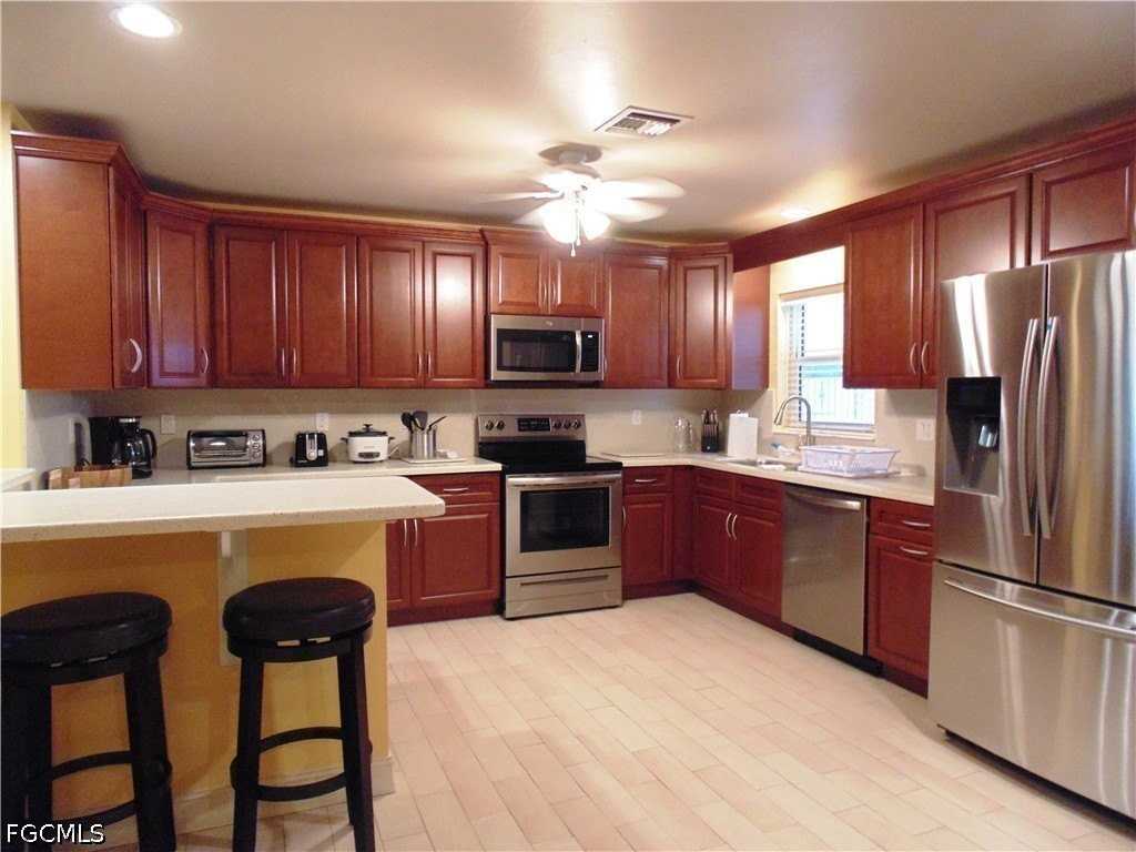 1120 Se 33rd Ter - Photo 3 of 30