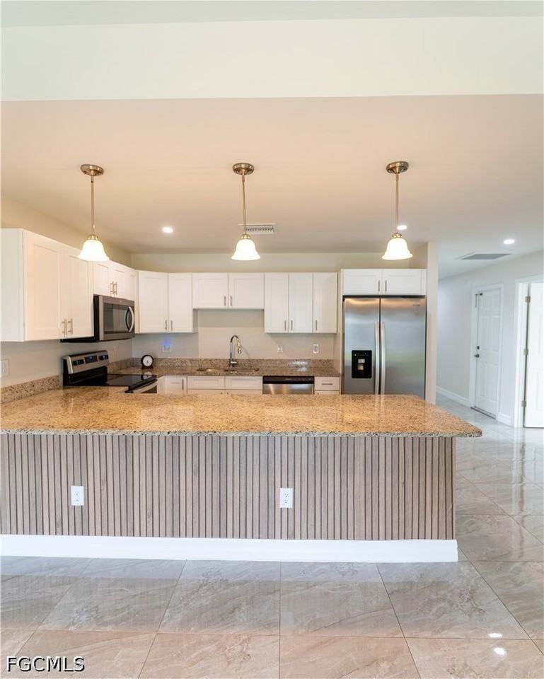 941 Jaguar Blvd - Photo 2 of 27
