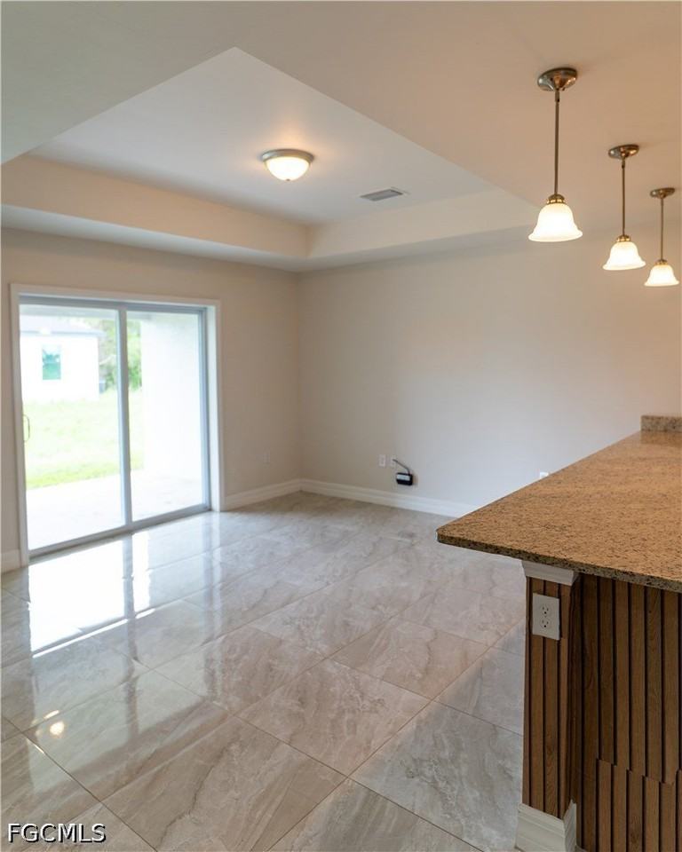 941 Jaguar Blvd - Photo 4 of 27