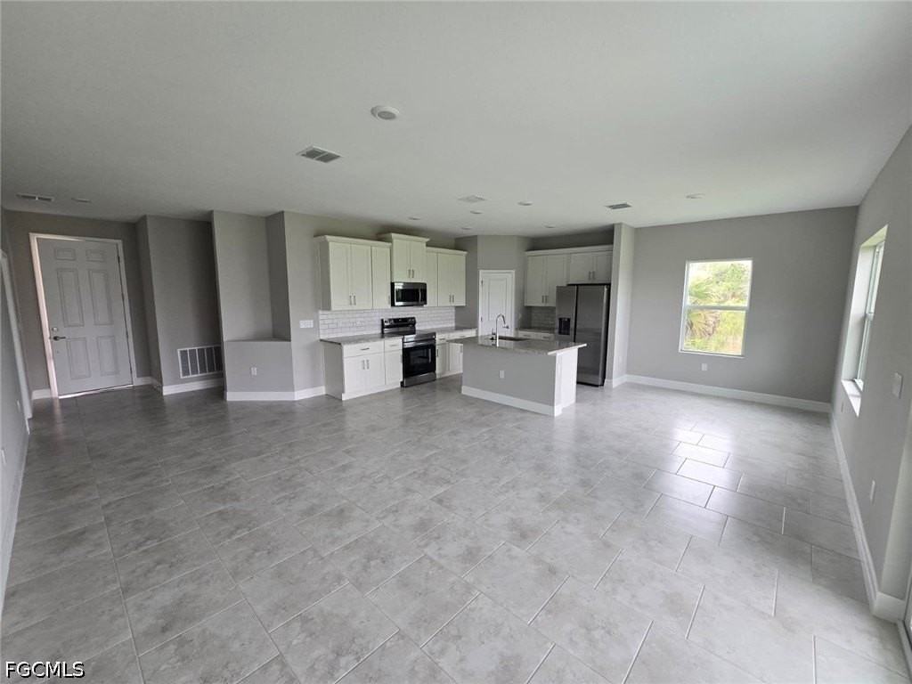 1021 Alcalde St E - Photo 4 of 27