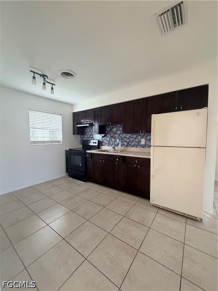 1742 Maple Dr - Photo 2 of 11