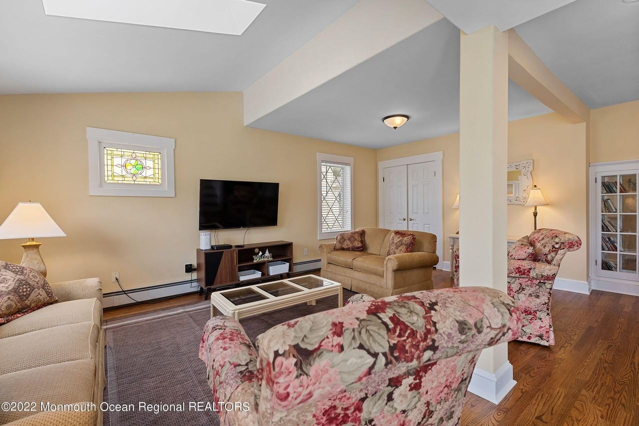 113 Beacon Blvd - Photo 6 of 18