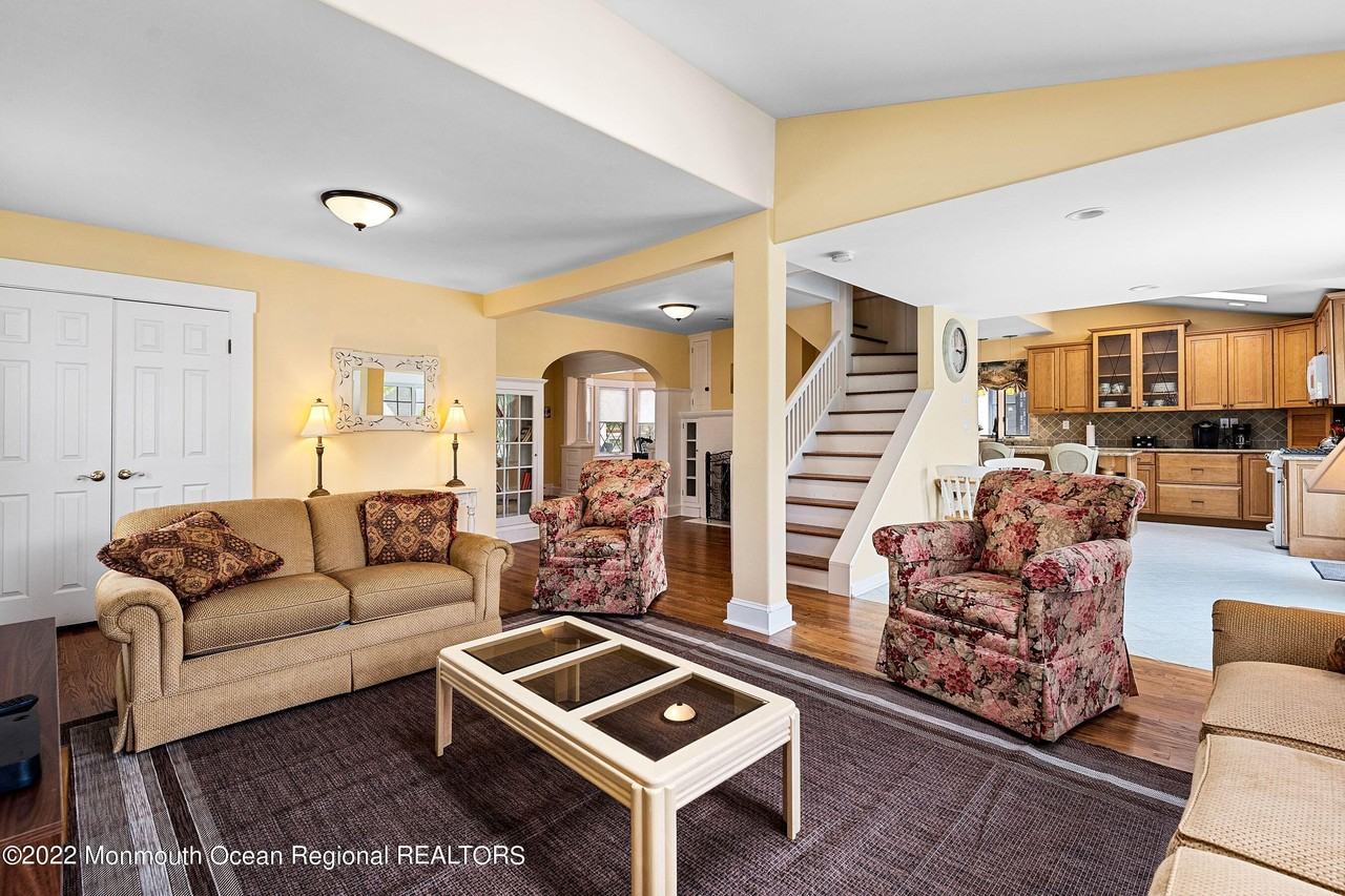 113 Beacon Blvd - Photo 7 of 18