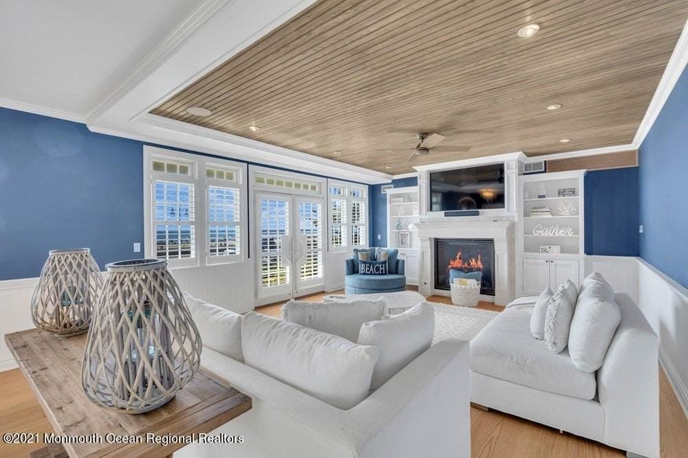 1302 Ocean Ave - Photo 4 of 50