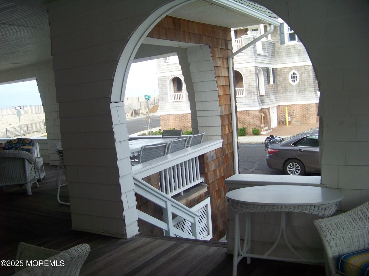 336 East Ave - Photo 2 of 34