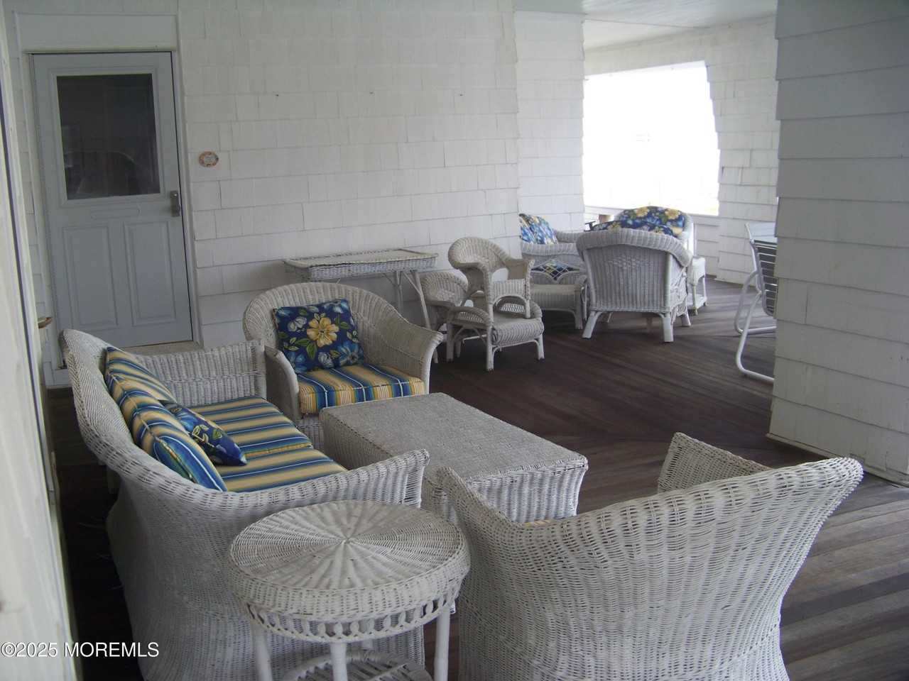 336 East Ave - Photo 6 of 34