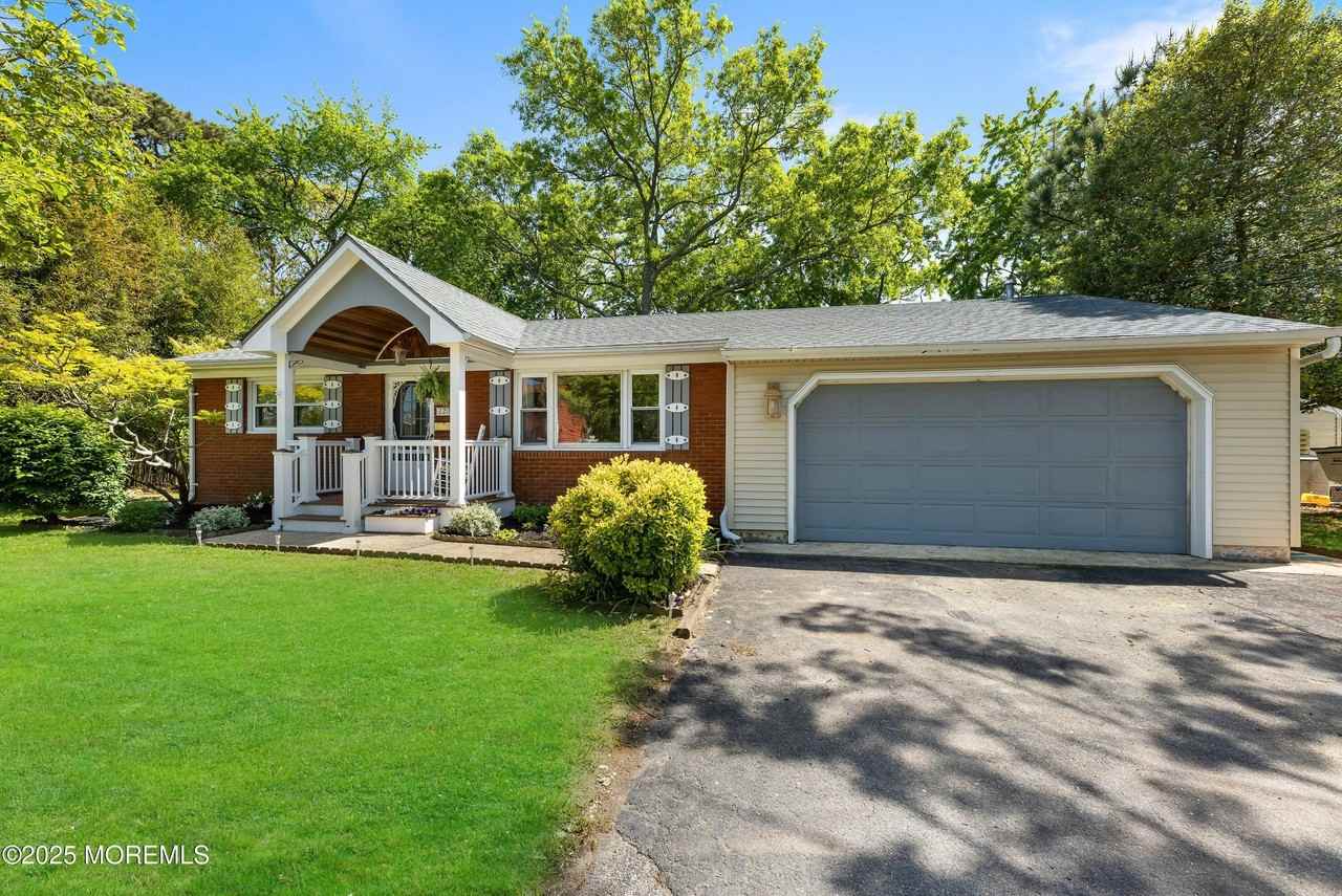 2202 Beach Blvd - Photo 4 of 31