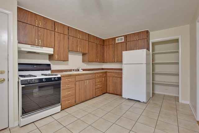 16664 Aptakisic Rd - Photo 3 of 13