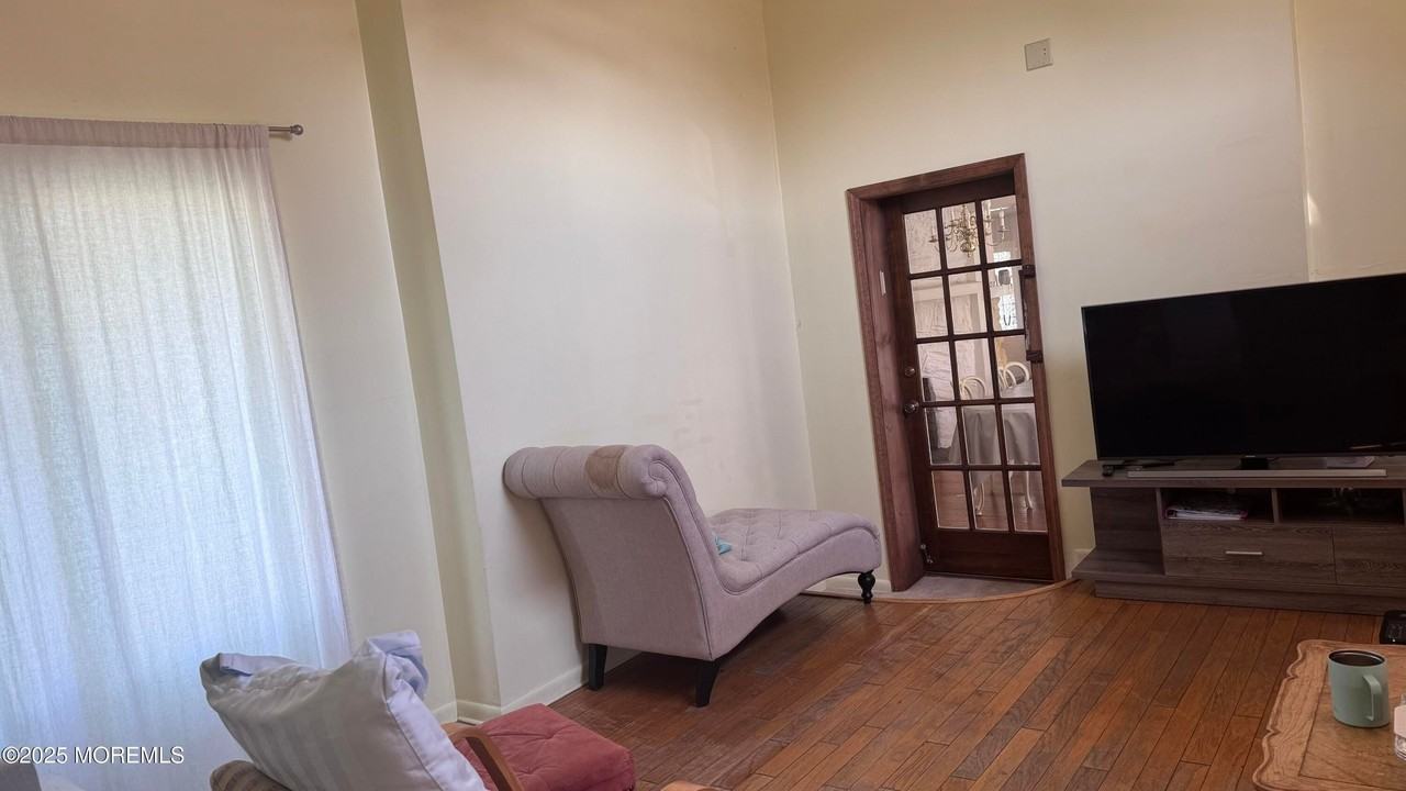 12 Elberon Ave - Photo 6 of 11
