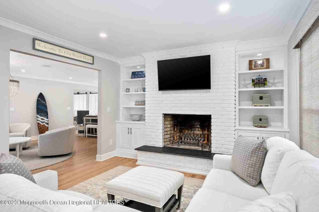 212 Helm Rd - Photo 7 of 44