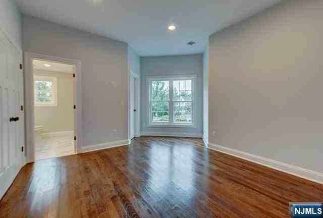 38 Forest St - Photo 5 of 20