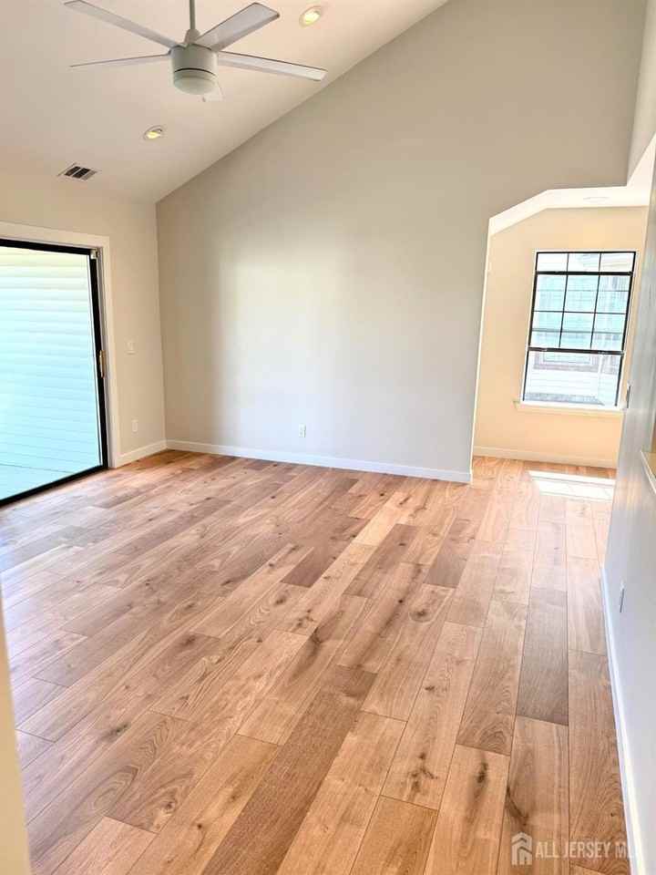 1511 Pebble Pl - Photo 7 of 24