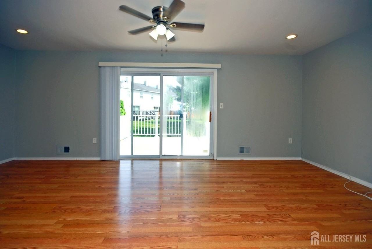 1 Orchid Ct - Photo 3 of 31