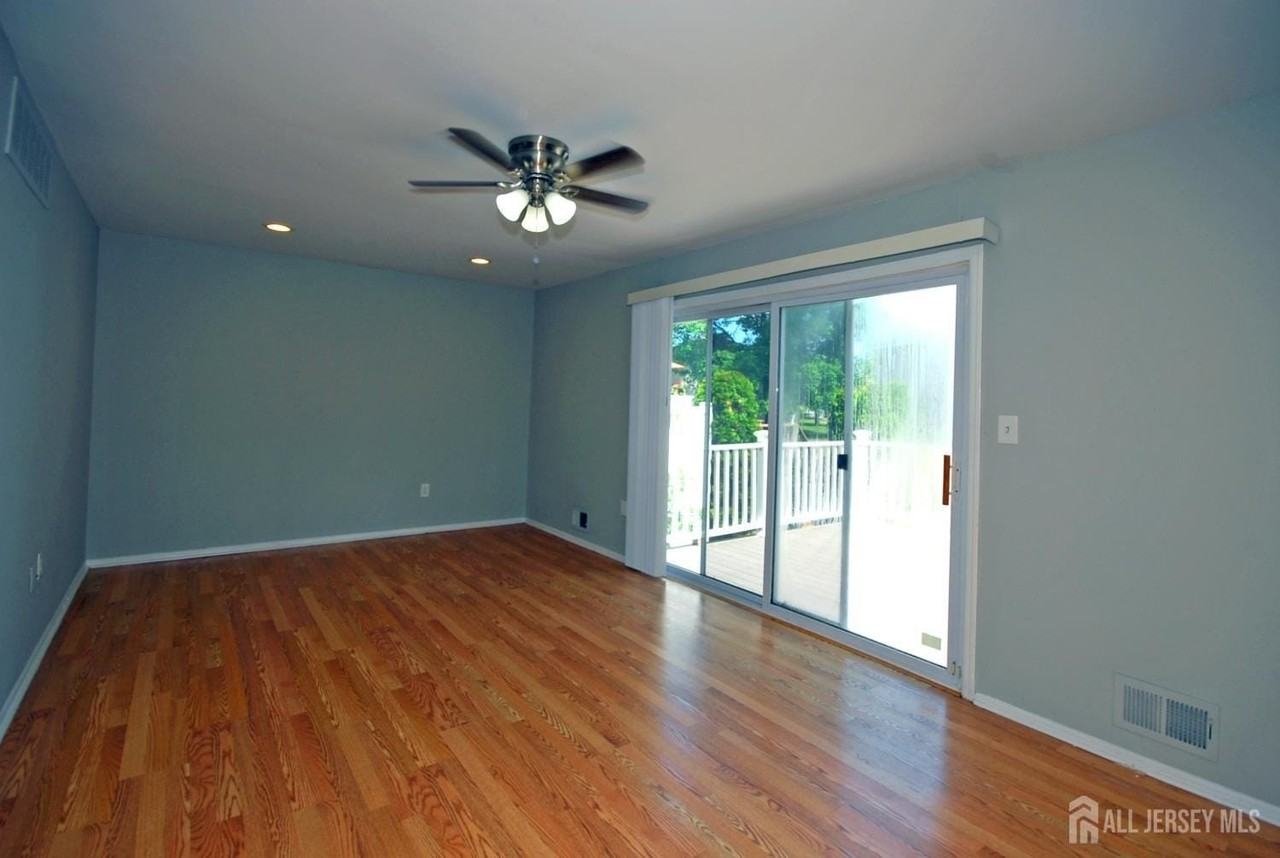 1 Orchid Ct - Photo 4 of 31