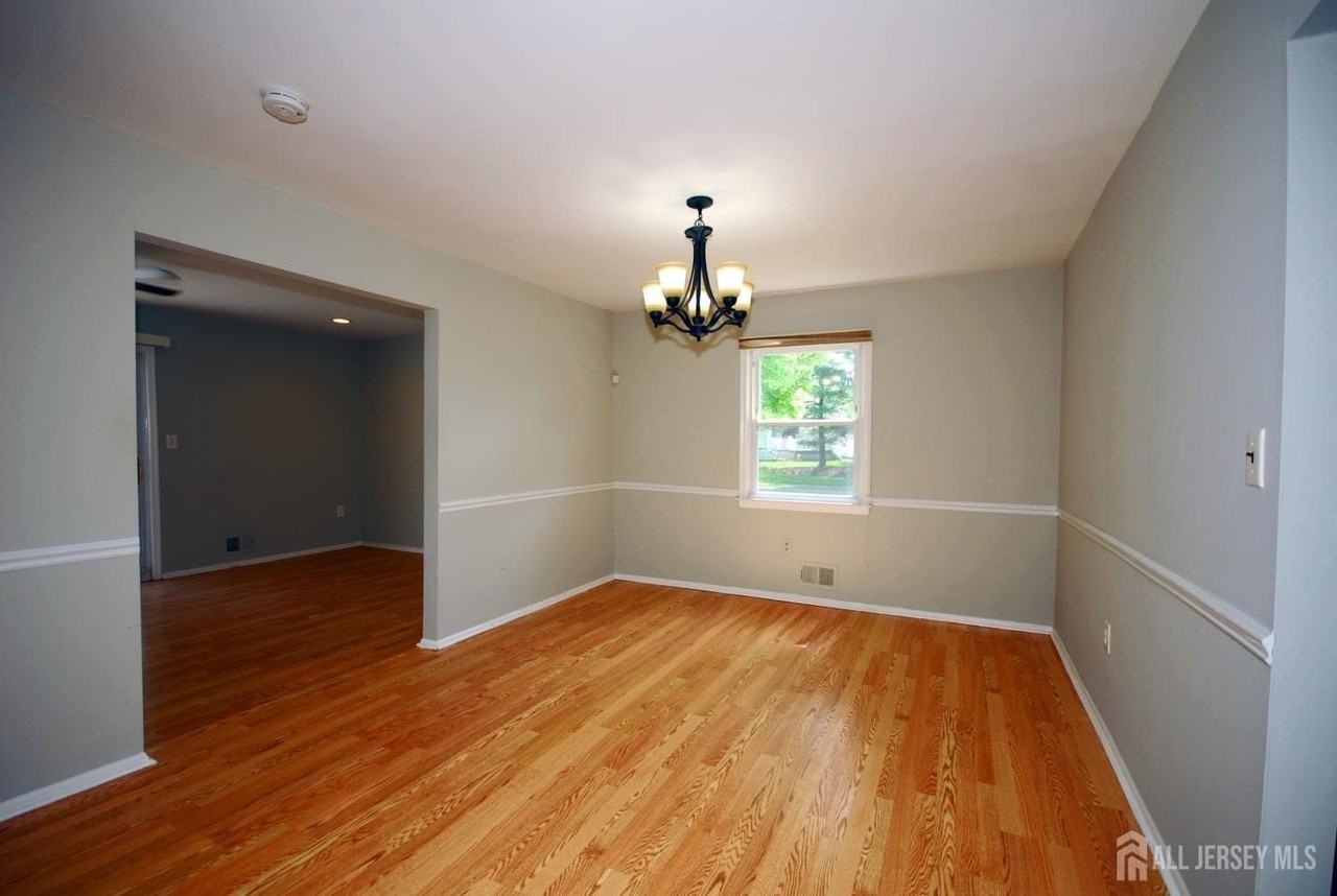 1 Orchid Ct - Photo 6 of 31