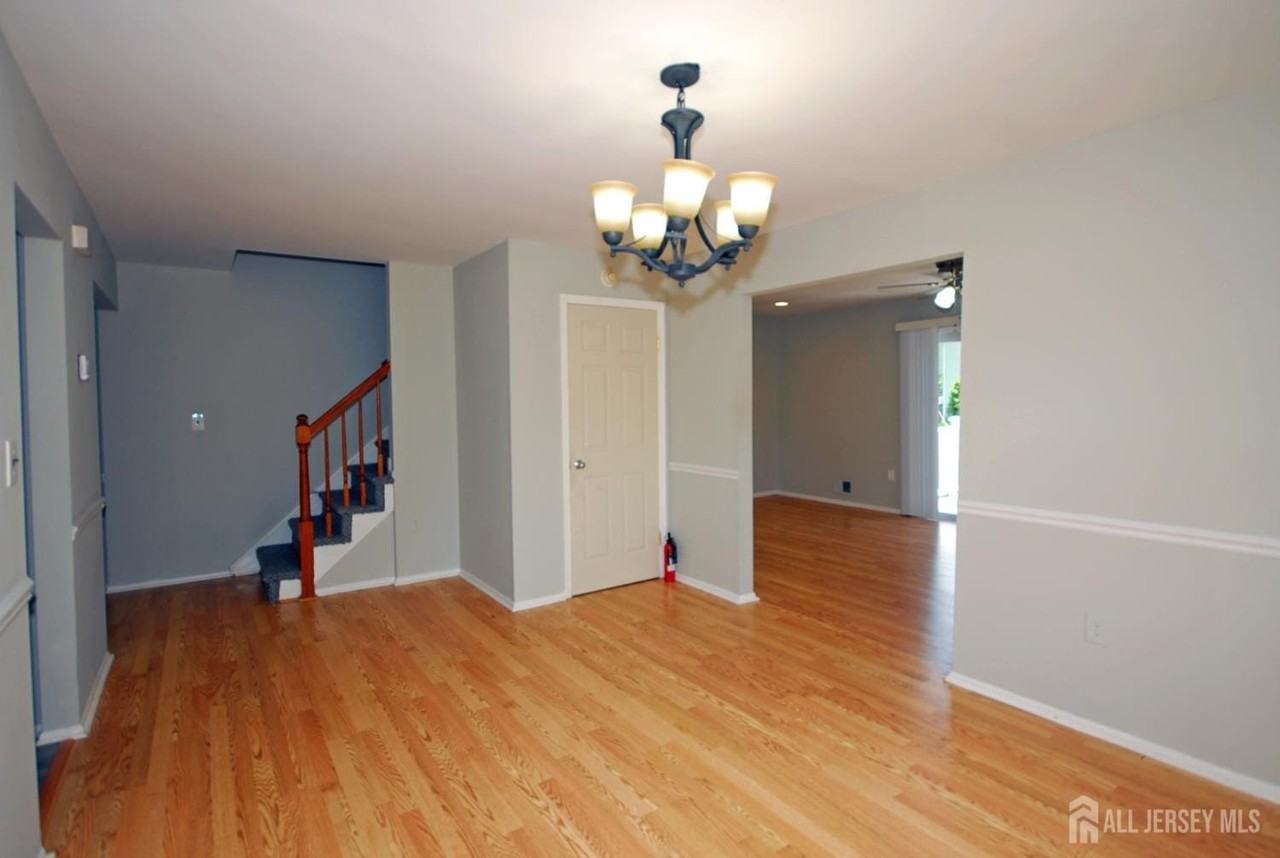 1 Orchid Ct - Photo 7 of 31