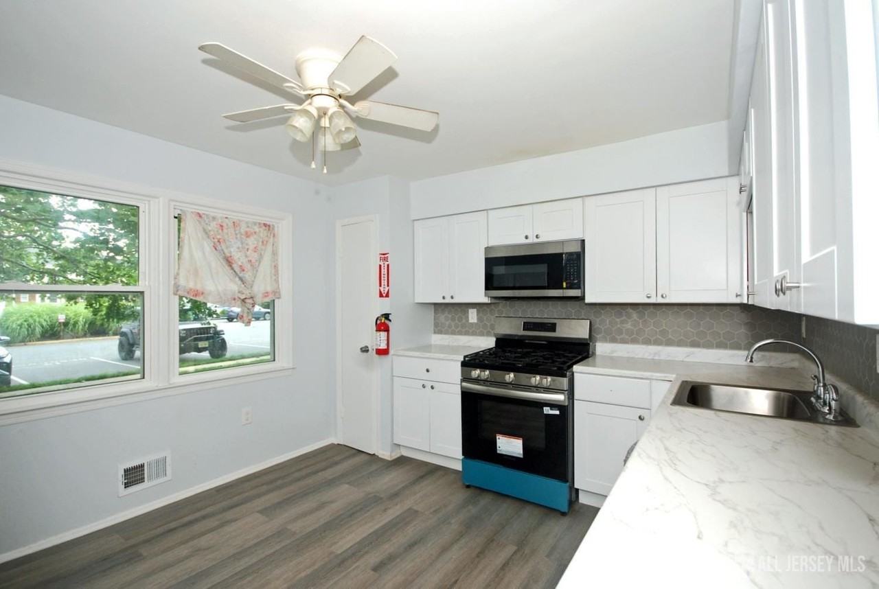 13 Tiger Lilly Ct - Photo 4 of 29