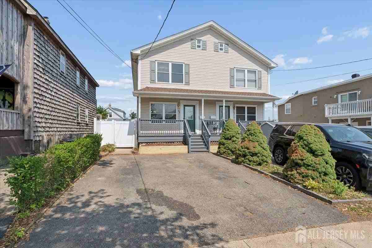 155 Emerson St - Photo 2 of 25